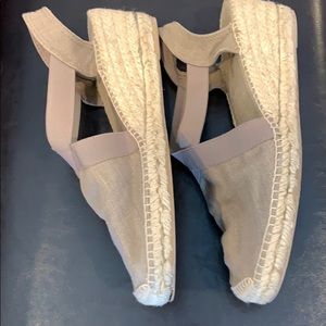 Toni Pons - 2.25 inch heel